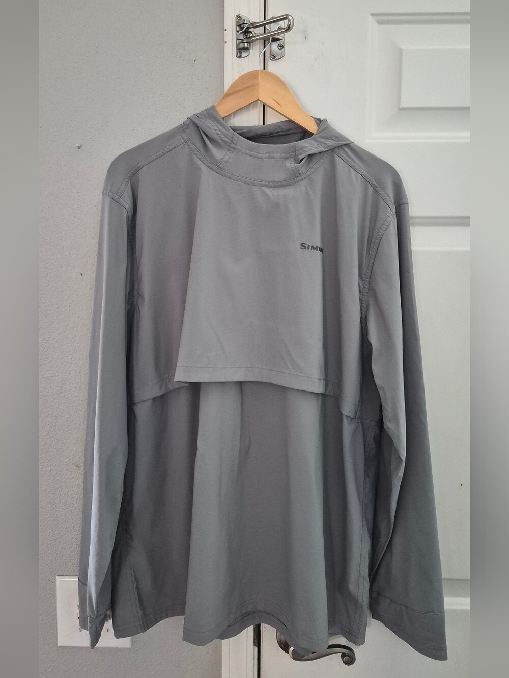 Simms NWT Men's Latitude Hoody, featuring UPF 50 sun protection mechanical Vent - Picture 7 of 16